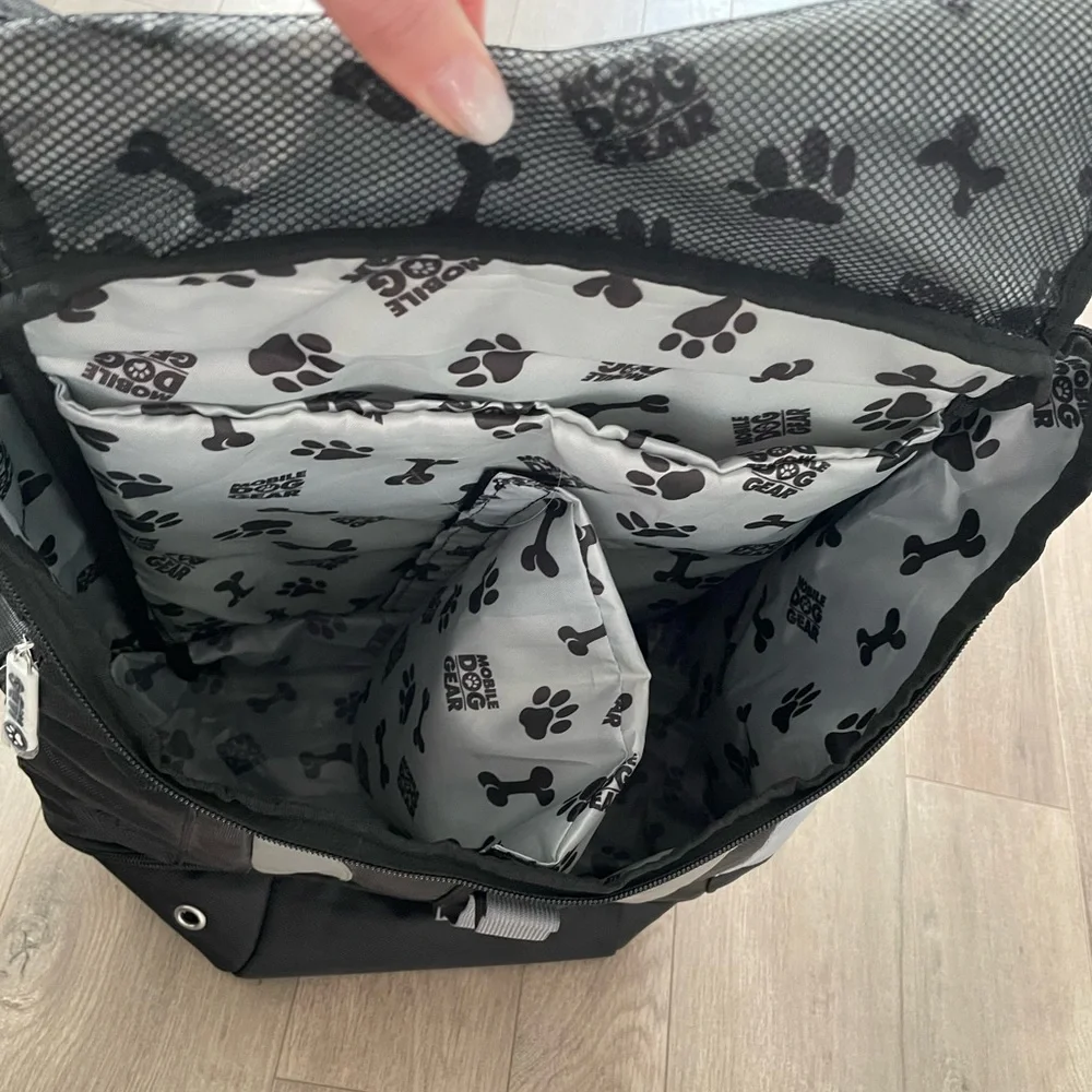 Mobile Dog Gear Drop Bottom Weekender Backpack NWOT